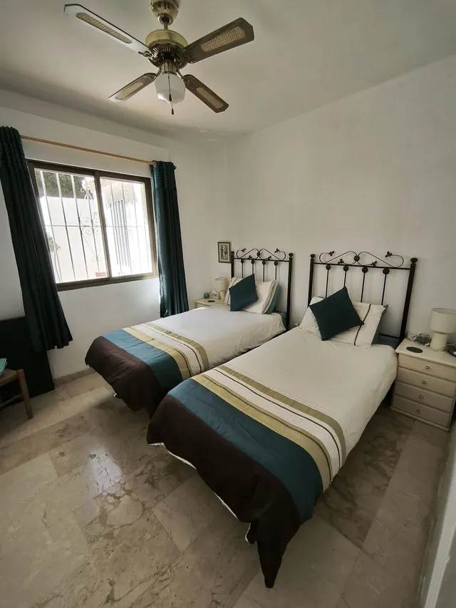 Chalet 5 habitaciones 218m² en venta - Riviera del sol — 28