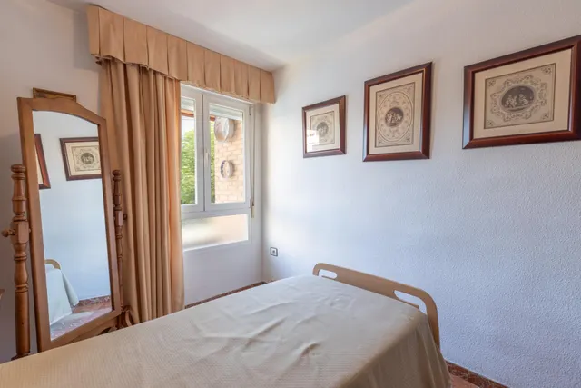 Amplio piso de 4 dormitorios en la prestigiosa urbanización Las Brisas – La Chana — 24