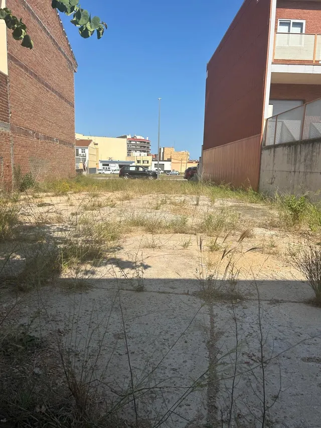 Amplia Parcela de 308m2 edificables en Venta en Valletes, Am - foto 4