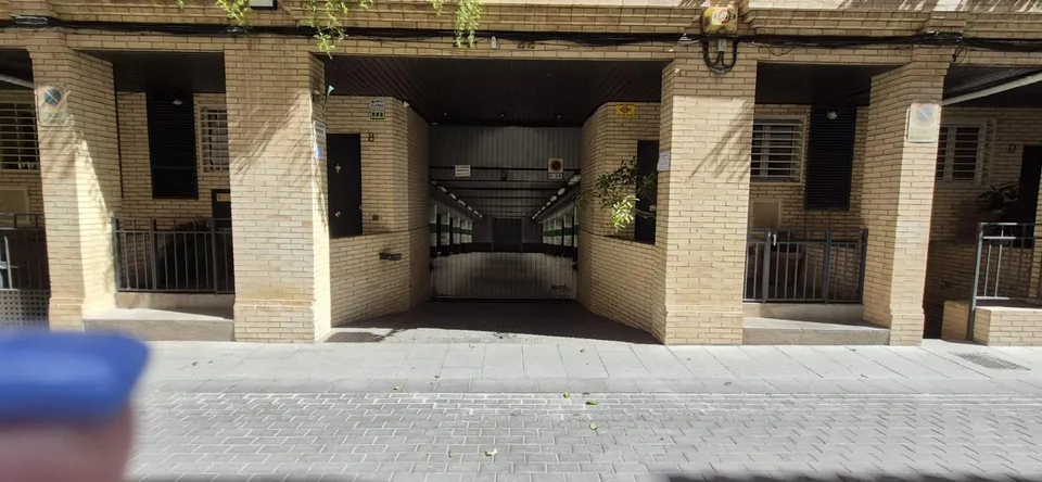 Exclusiva plaza de parking en Sarrià, comodidad, amplitud y excelente ubicación
