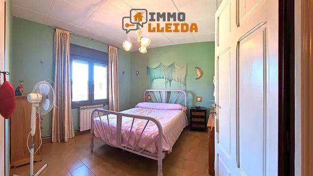 OPORTUNIDAD Casa en Binéfar con mucho espacio — 13