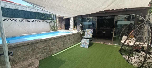 CASA DE 3 PLANTAS CON GARAJE Y PISCINA PRIVADA — 14