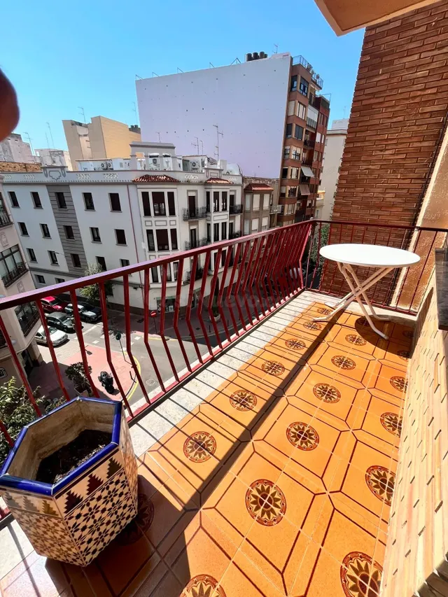 Piso para estudiantes en Avenida Casalduch 12