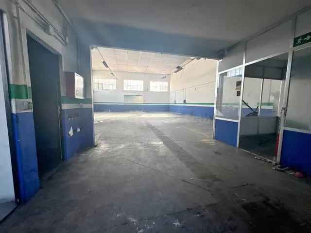 Nave industrial 265m² en alquiler - Valdelacasa — 2