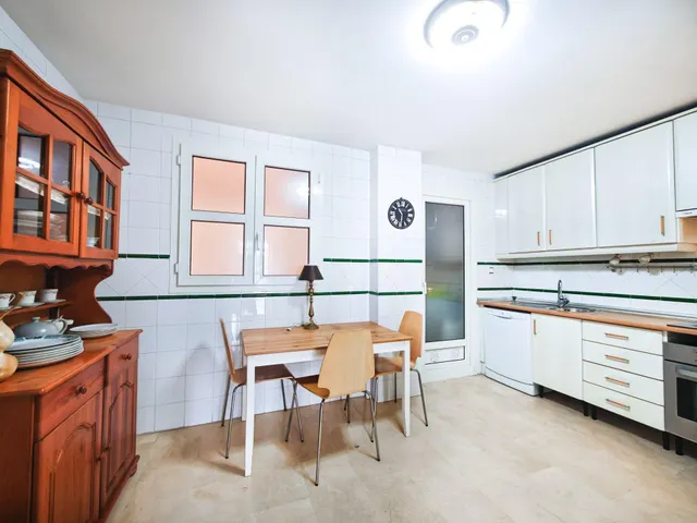 En Venta Piso en el Paseo Maritimo de ALmeria Capital — 40