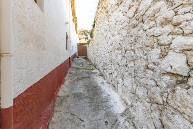 CASA PARA REFORMAR CENTRO ALBUÑUELAS 3 VIVIENDAS EN UNA — 6
