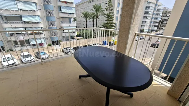 Apartamento en venta en Playa de Daimús con piscina, ascenso