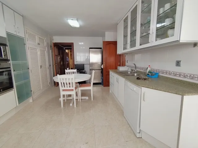 Soberbio piso en Avenida Ramón y Cajal — 9