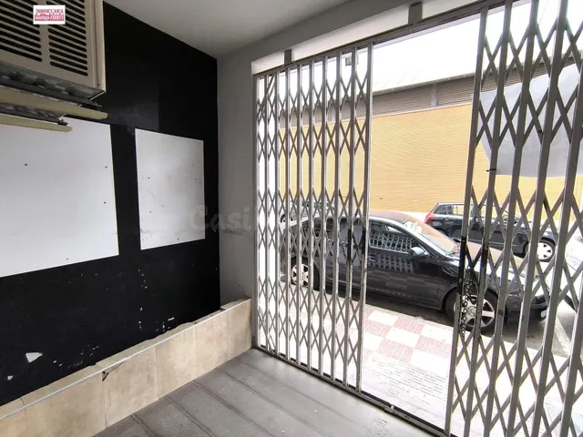ALQUILER DE LOCAL COMERCIAL CENTRICO EN ALMUSSAFES - foto 3