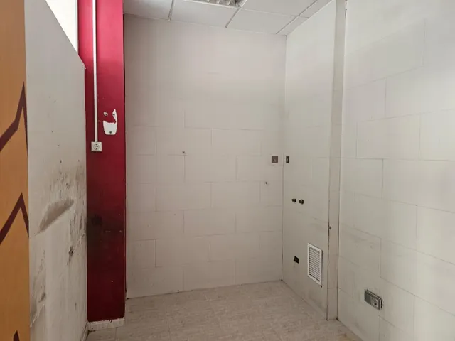 LOCAL COMERCIAL EN LA RAPITA — 9
