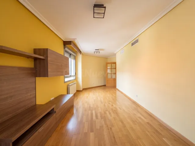 URBAMAR vende fantástica vivienda en Carabanchel con piscina - foto 3