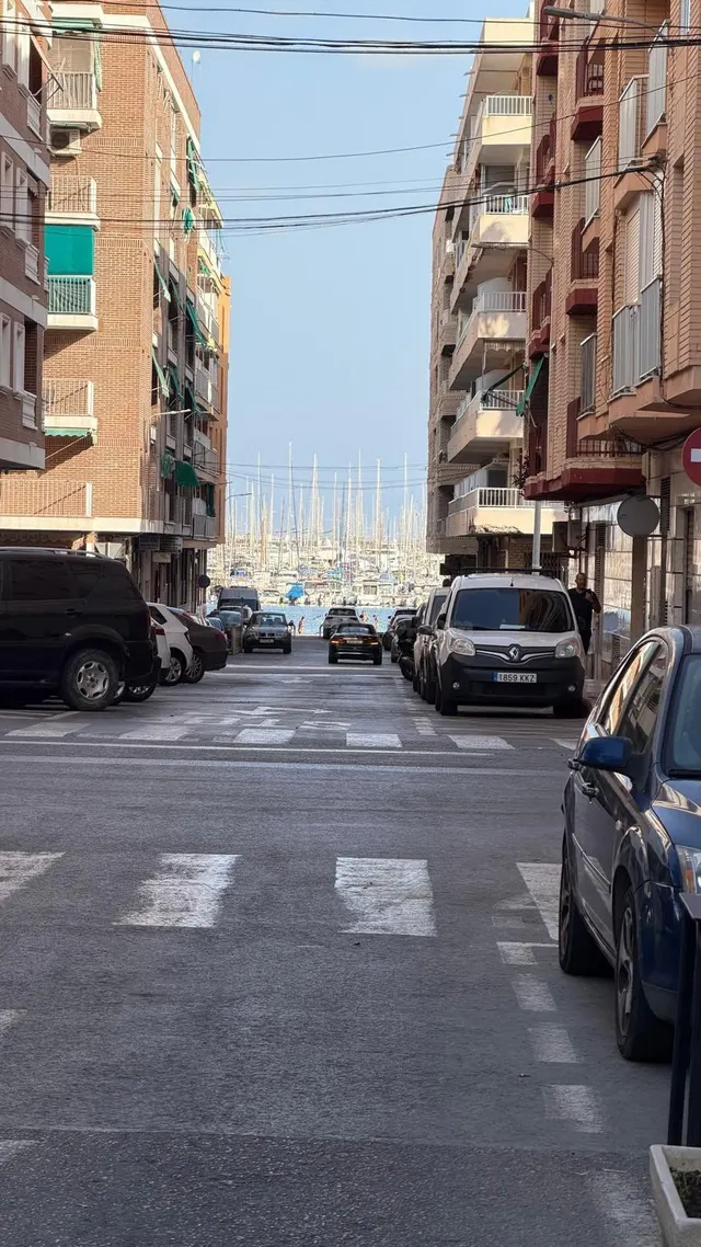 Local comercial, Alicante, Torrevieja, Playa del Acequión. 90 m2, 100 metros al mar — 4