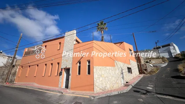 Casa unifamiliar con 4 dormitorios, Calle Las Lajas, Aldea B