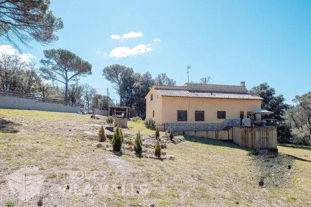 Casa independiente con gran parcela en Sant Quirze Safaja — 50