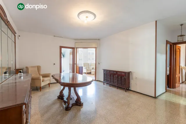 Estupendo piso  en la última planta en calle doctor azpitarte — 33