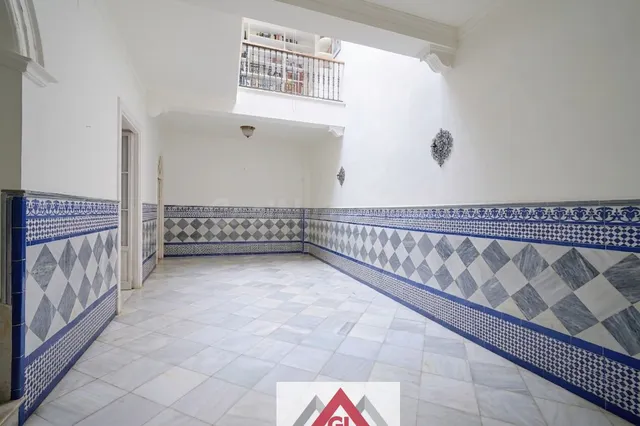 MAGNÍFICA CASA SEÑORIAL EN EL CENTRO DE SANLÚCAR - foto 2