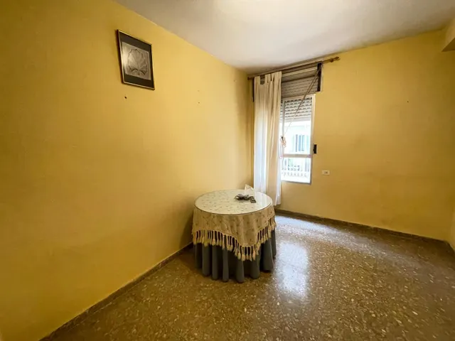 Piso junto a la Plaza de Toros. — 24