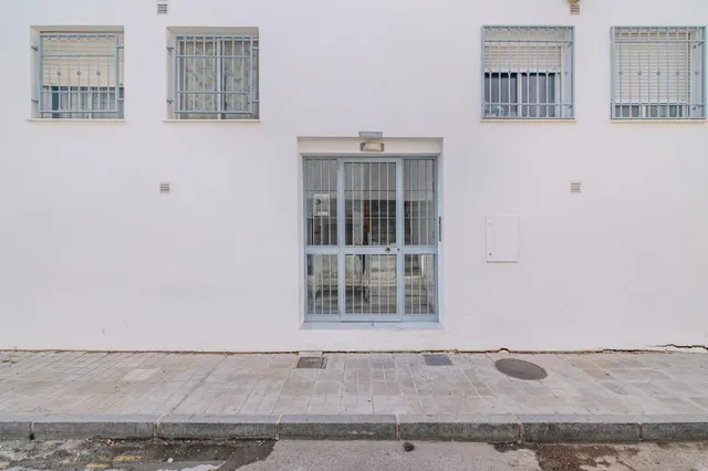 Luminoso piso de 2 dormitorios con garaje y terraza acristalada — 23