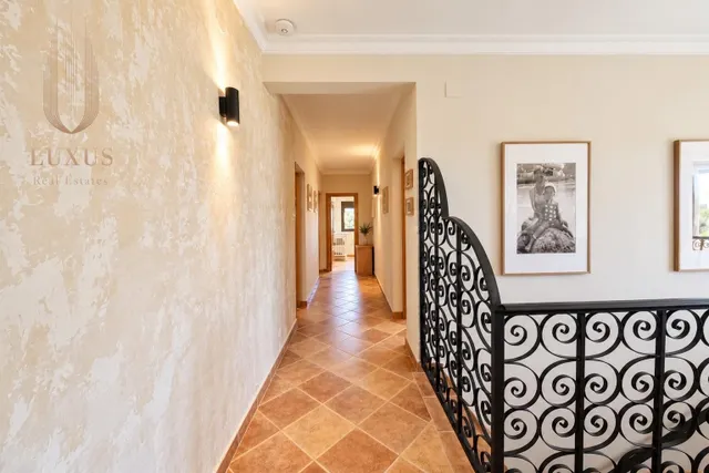 VILLA MEDITERRÁNEA CON GRAN PARCELA, PISCINA Y ESPACIO PARA TODA LA FAMILIA ☀️ — 26
