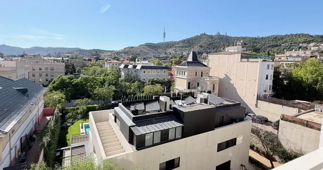 EXCLUSIVA VIVIENDA CON TERRAZA Y ESPECTACULARES VISTAS EN LA - foto 4