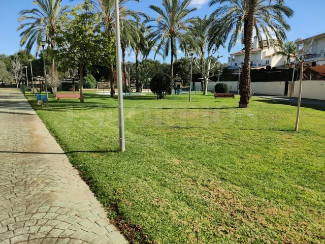 VIVIENDA JARDIN EN ALQUILER SIN AMUEBLAR — 25