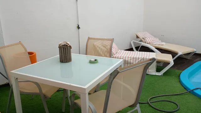 SE VENDE ADOSADO CON PISCINA EN LA GINETA. — 31