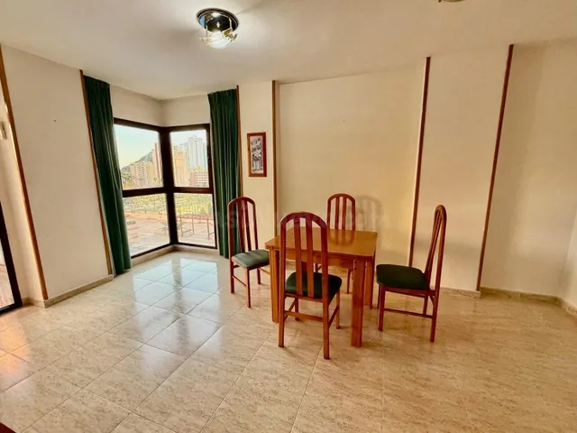 EXCLUSIVA - AMPLIO PISO CON BONITA TERRAZA EN EXCELENTE ZONA - foto 4