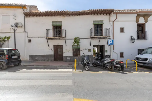 EXCEPCIONAL OPORTUNIDAD EN PLENO CENTRO DE HUÉTOR VEGA — 39