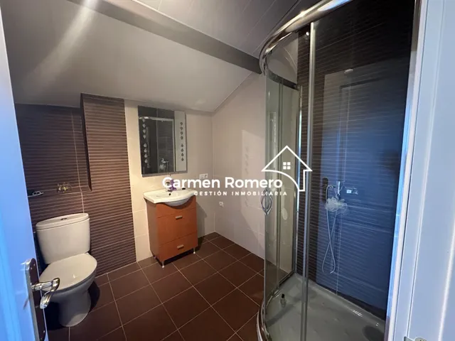 ADOSADO EN VENTA  EN VILLAMAYOR. URB. PIEDRA DORADA — 45