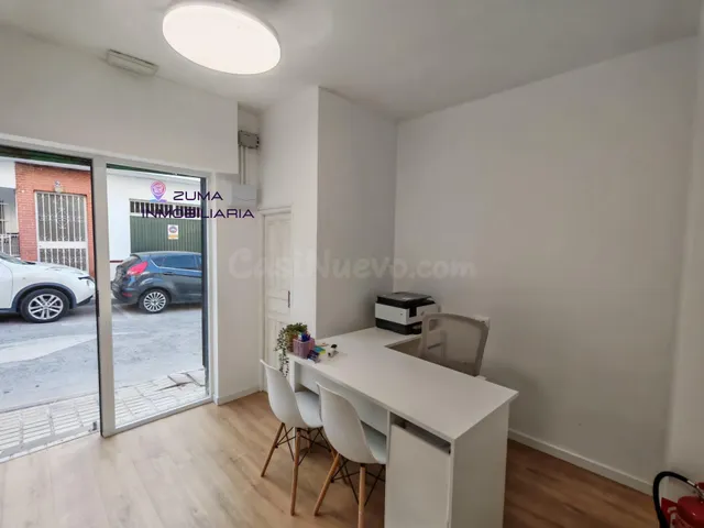 Local Comercial Reformado en el Puerto de la Torre, Málaga - foto 3