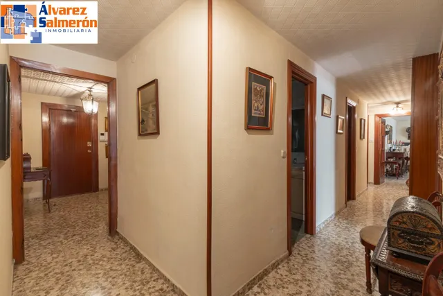 Amplia vivienda en pleno centro de Granada — 13