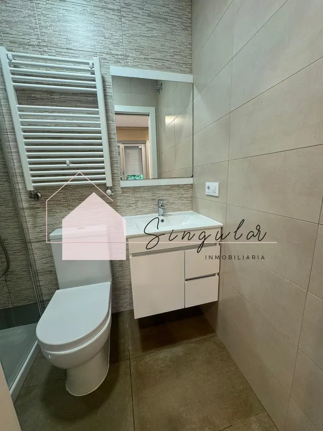 ALQUILER PLANTA BAJA CASA CON JARDÍN — 18