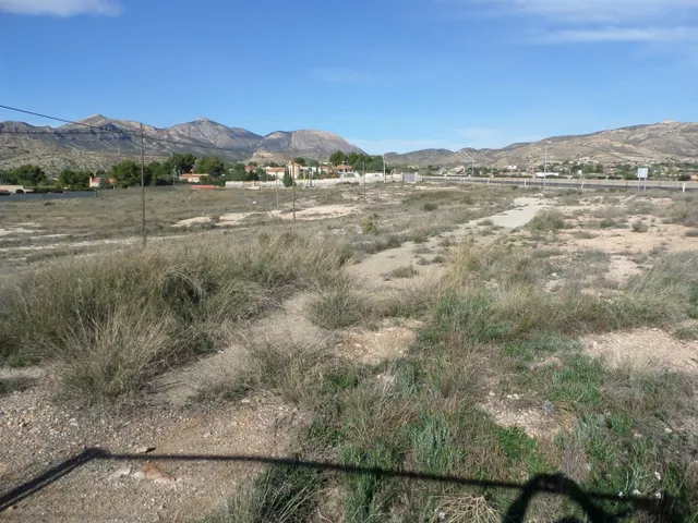 OPORTUNIDAD SOLAR URBANO IDONEO PARA construcción DE CHALETS MUY PROXIMO A ALICANTE — 4