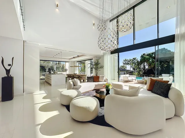 Moderna villa de lujo en la prestigiosa urbanización de Sierra Blanca, Marbella — 18