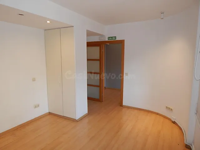 ETXEA, alquila en el centro de Pamplona, oficina de 26 m2 - foto 5