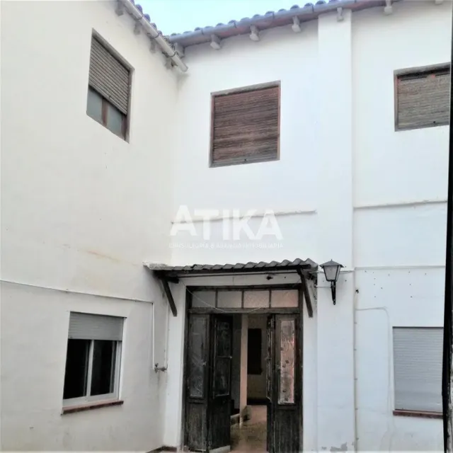 ESPECTACULAR CASA VENTA CON PATIO - foto 2