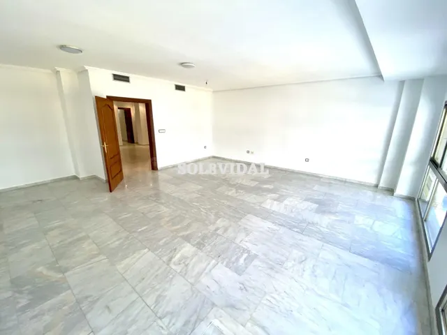 OFICINA EN EL CENTRO DE ORIHUELA PROPIEDAD DE LUJO CON SUELO - foto 4