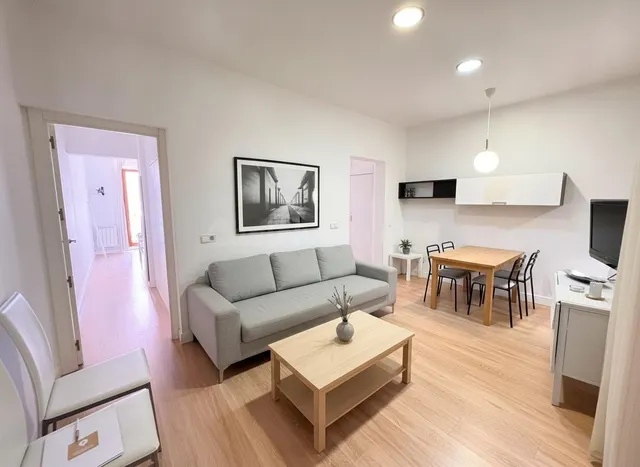 Piso 2 habitaciones 73m² en venta - Embajadores - foto 3