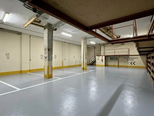 LOCAL COMERCIAL DE 247 M2 - foto 4
