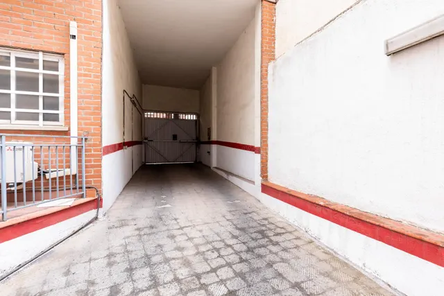 Plaza de garaje de 12m2 en venta en la muy demandada para estacionamiento calle de Hernani — 5