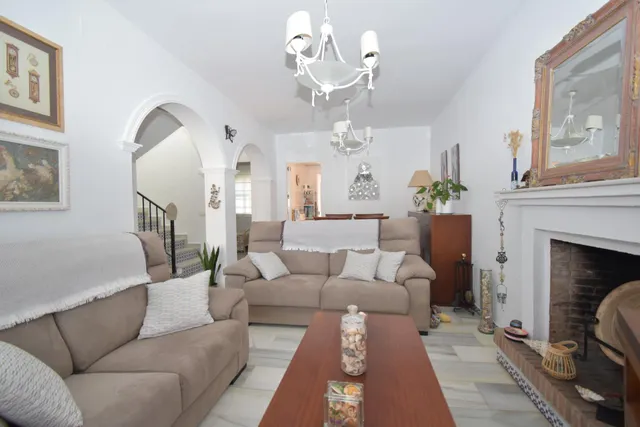 CHALET INDEPENDIENTE EN COSTA SANCTI PETRI A 700 METROS DE LA PLAYA — 11