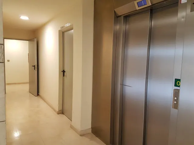 Apartamento de 1 dormitorio en la Calle Senda de Granada — 25