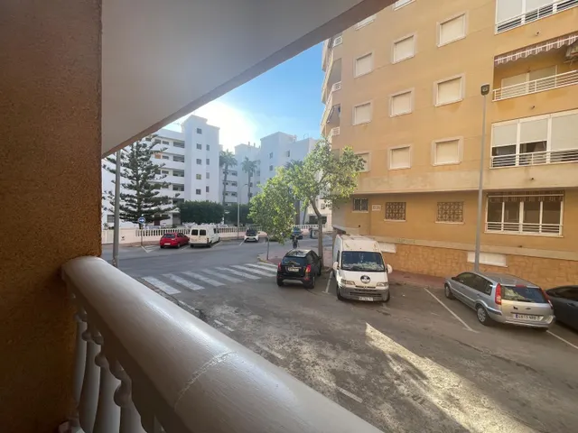 Apartamento de 3 dormitorios con garaje y orientación sureste — 24