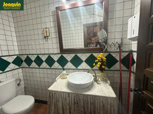 ¡Oportunidad! Local en Valdeolleros: ¡El punto de encuentro perfecto! . — 9