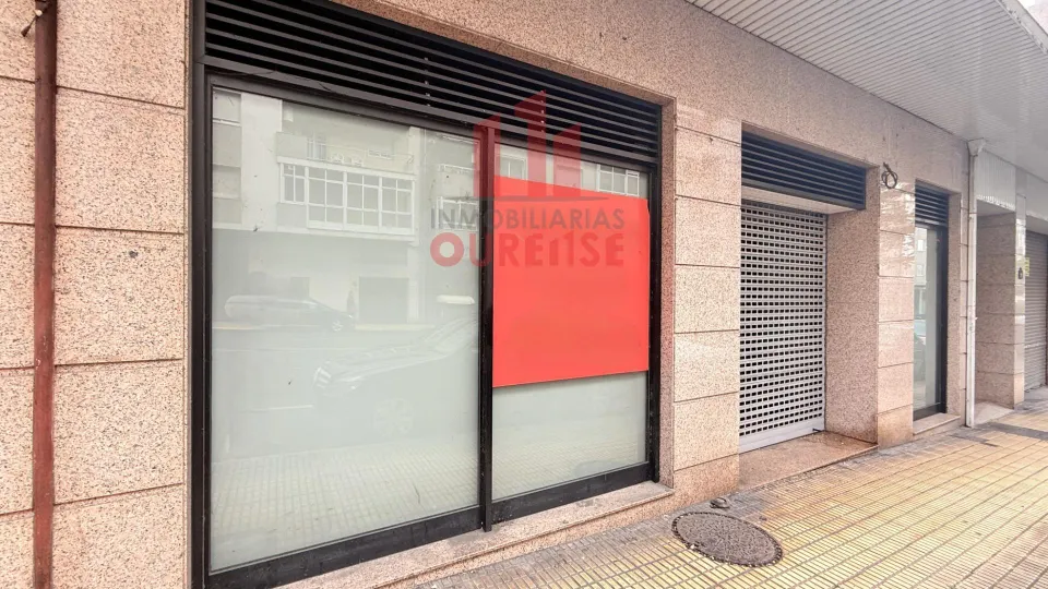 REF. 5650 VENTA DE DOS LOCALES COMERCIALES ACONDICIONADOS COMO OFICINAS
