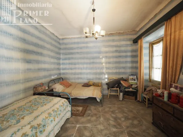 *Casa para reformar o derribar en el centro con 196 m2, por  - foto 4