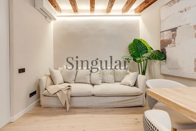 Piso reformado en el corazón del Barrio Gótico de Barcelona — 2