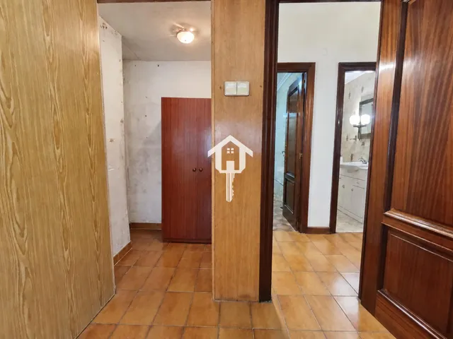 1ª planta de 102 m2 con patio en pleno centro de Alicante: edificio con ascensor — 27