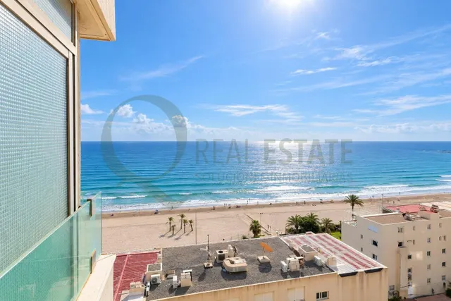 Vistas abiertas al mar y gran terraza en Cabo de las Huertas · 3 dormitorios y 2 baños — 6