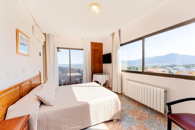 ACTIVO HOTELERO CON POTENCIAL DE INVERSIÓN Y RECONVERSIÓN – CEBREROS, ÁVILA — 41